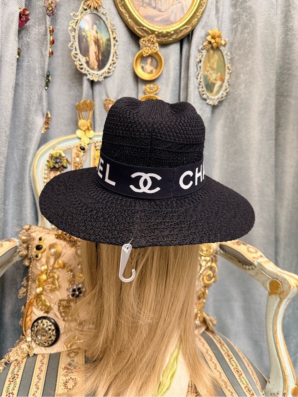 Black Raffia Wide-Brim Straw Hat with Logo Band - Picture 4 of 5